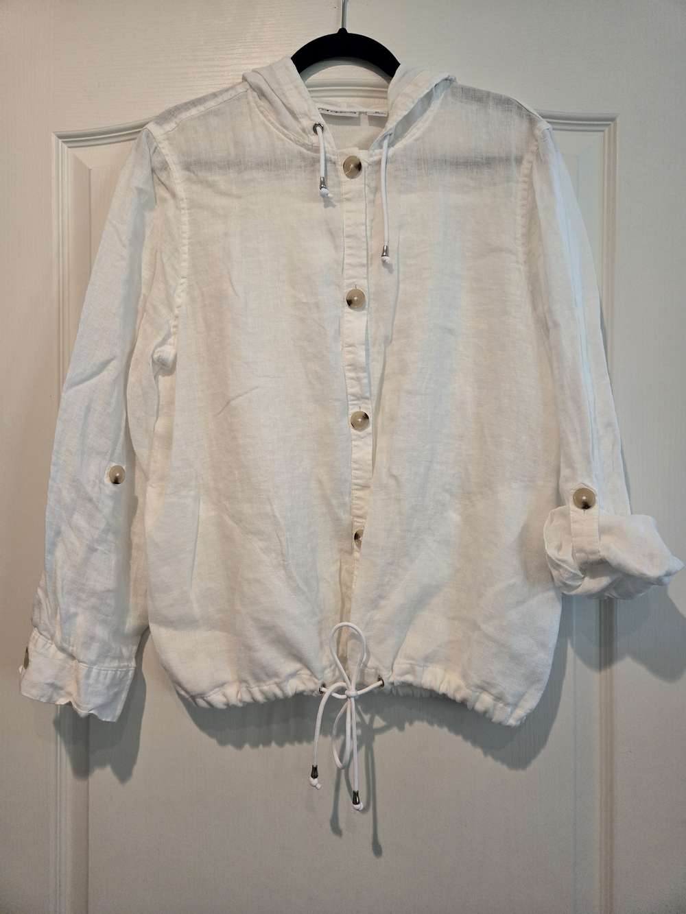 Liz Claiborne White Linen Hooded Button Jacket With Hood. Great For Casual Wear